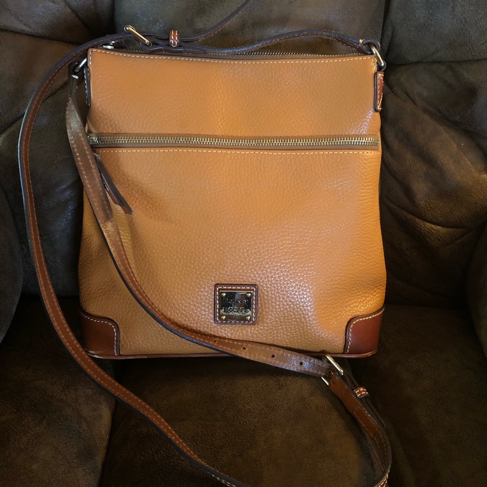 Dooney and Bourke tan/khaki purse